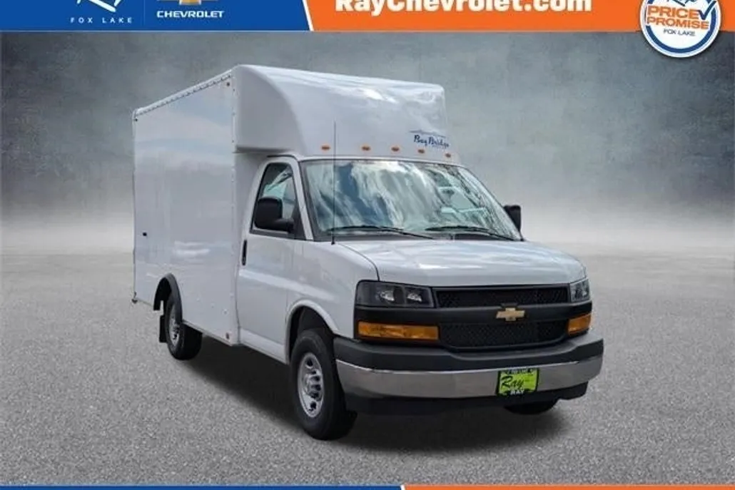2025 Chevrolet Express Cutaway 3500 Van photo 1