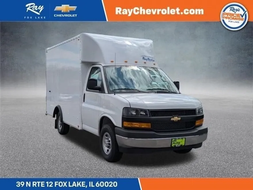 2025 Chevrolet Express Cutaway 3500 Van photo 1
