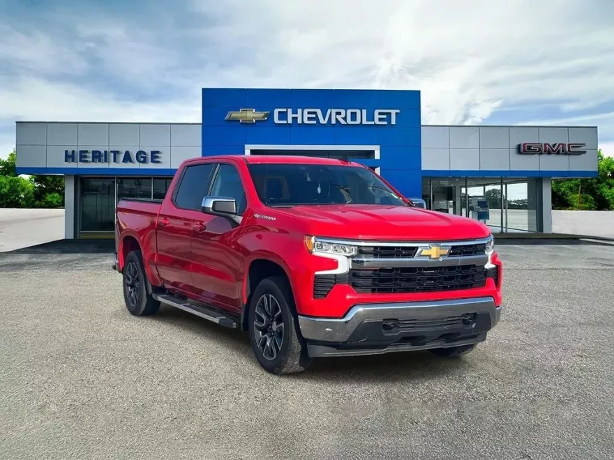 2022 Chevrolet Silverado 1500 LT photo 1