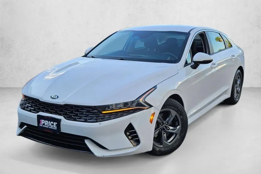 2021 Kia K5 LXS photo 1