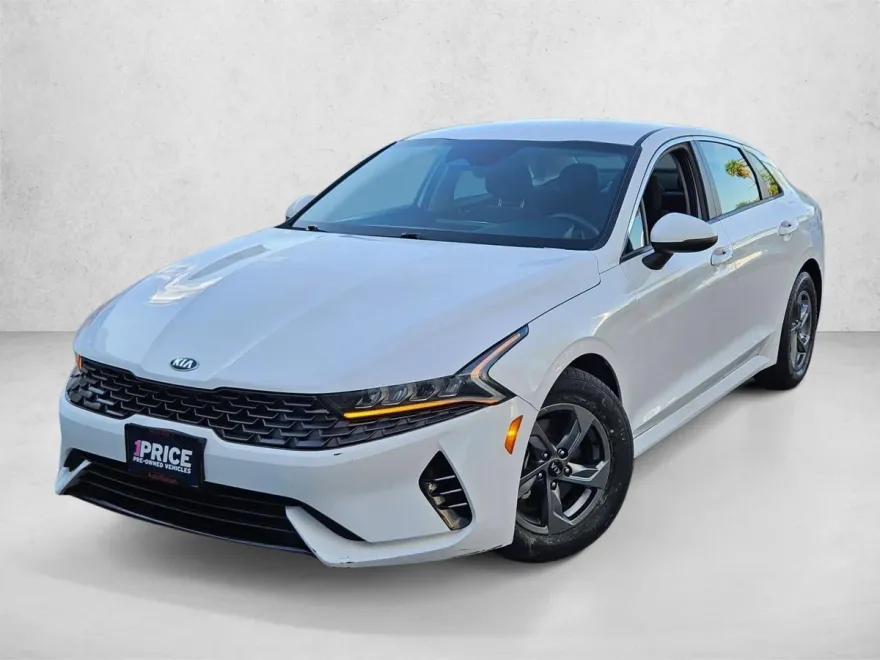 2021 Kia K5 LXS photo 1