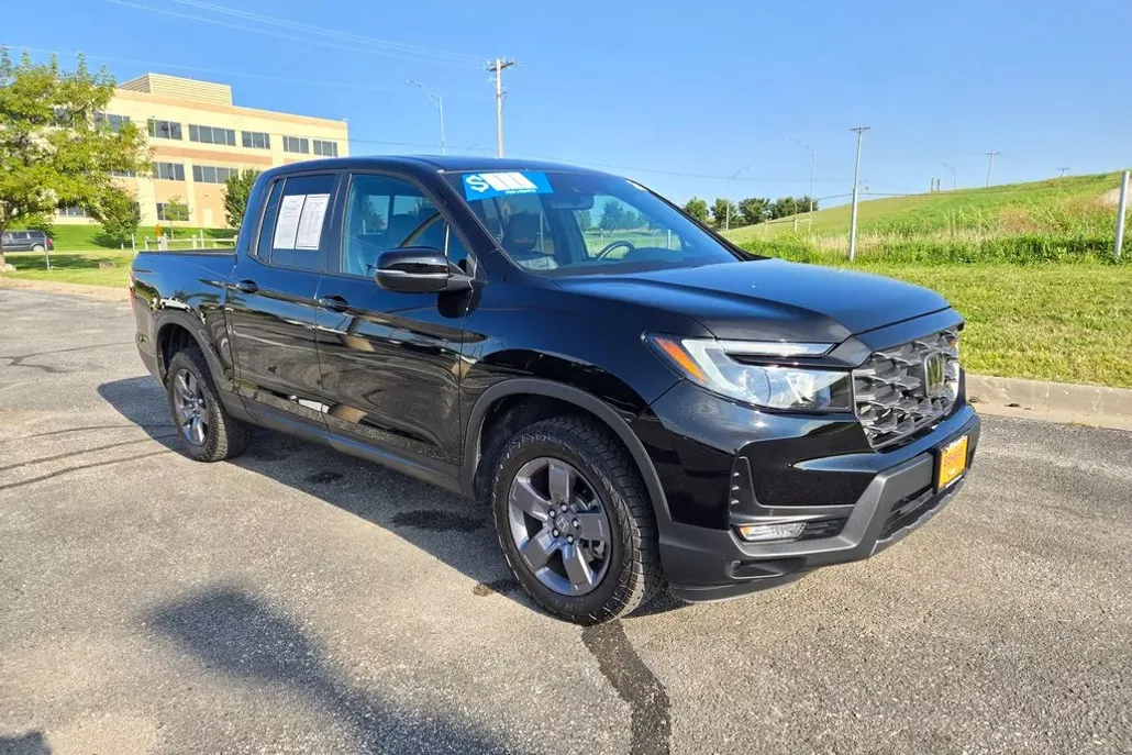2024 Honda Ridgeline TrailSport photo 1
