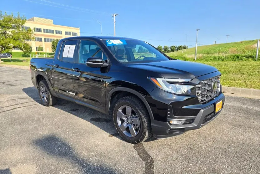 2024 Honda Ridgeline TrailSport photo 1