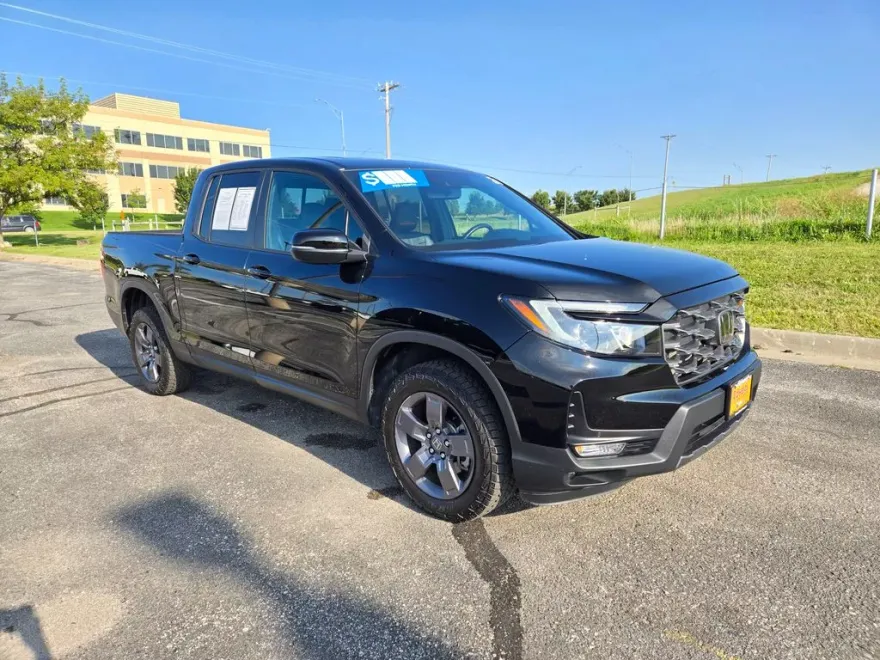 2024 Honda Ridgeline TrailSport photo 1
