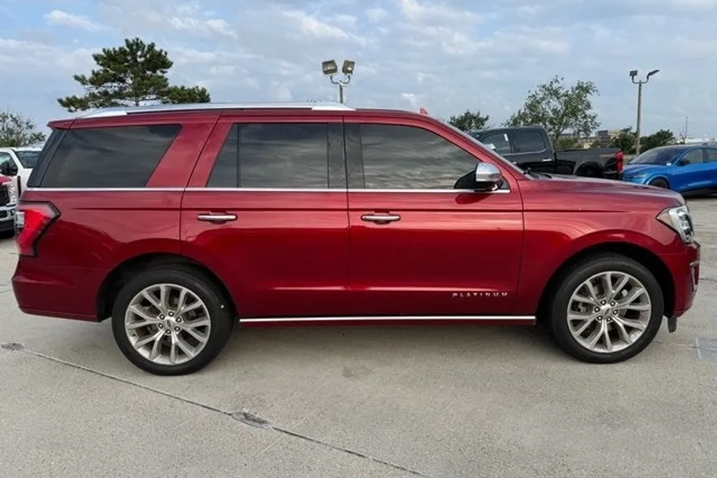 2019 Ford Expedition Platinum photo 1
