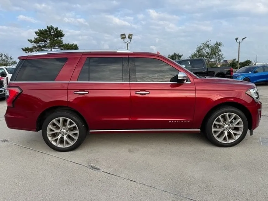 2019 Ford Expedition Platinum photo 1