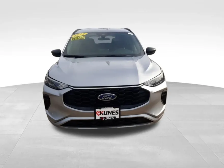2023 Ford Escape ST-Line photo 1