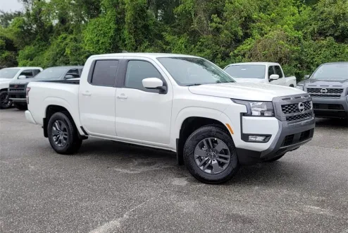 2025 Nissan Frontier SV photo 2