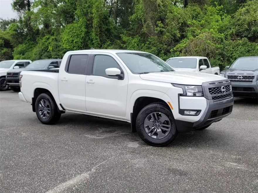 2025 Nissan Frontier SV photo 2