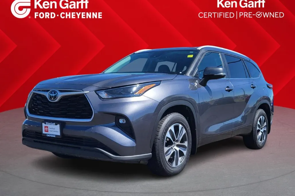 2024 Toyota Highlander XLE photo 1