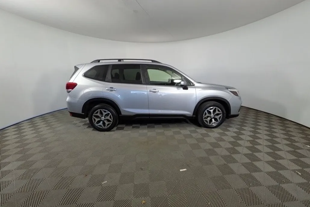 2019 Subaru Forester Premium photo 1