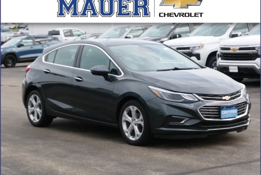 2018 Chevrolet Cruze Premier photo 1