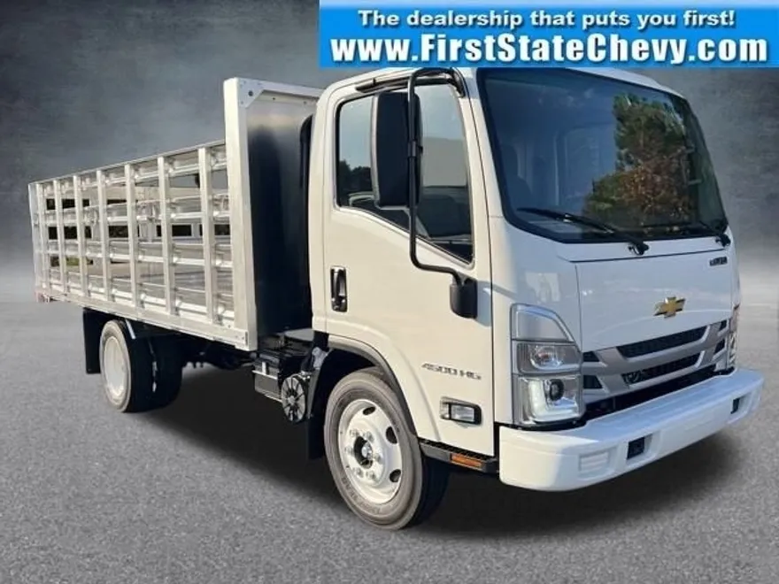 2025 Chevrolet Silverado 4500HD Base photo 1