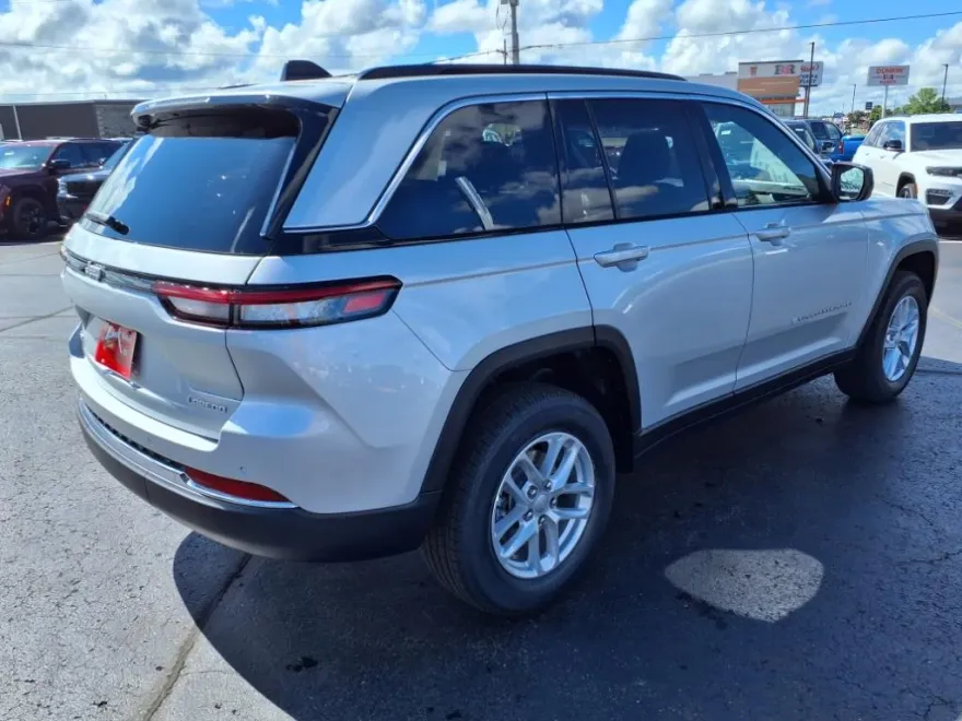 2025 Jeep Grand Cherokee Laredo X photo 1