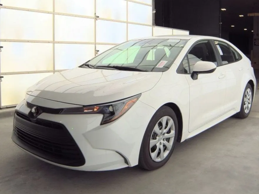 2024 Toyota Corolla LE photo 1
