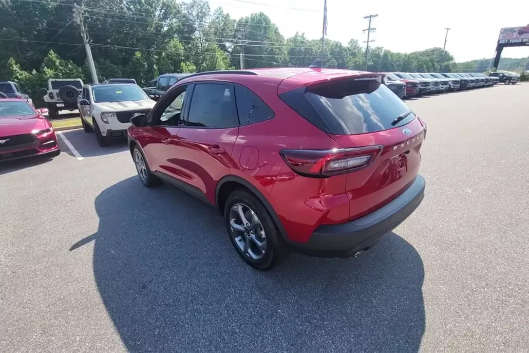 2025 Ford Escape ST-Line photo 1