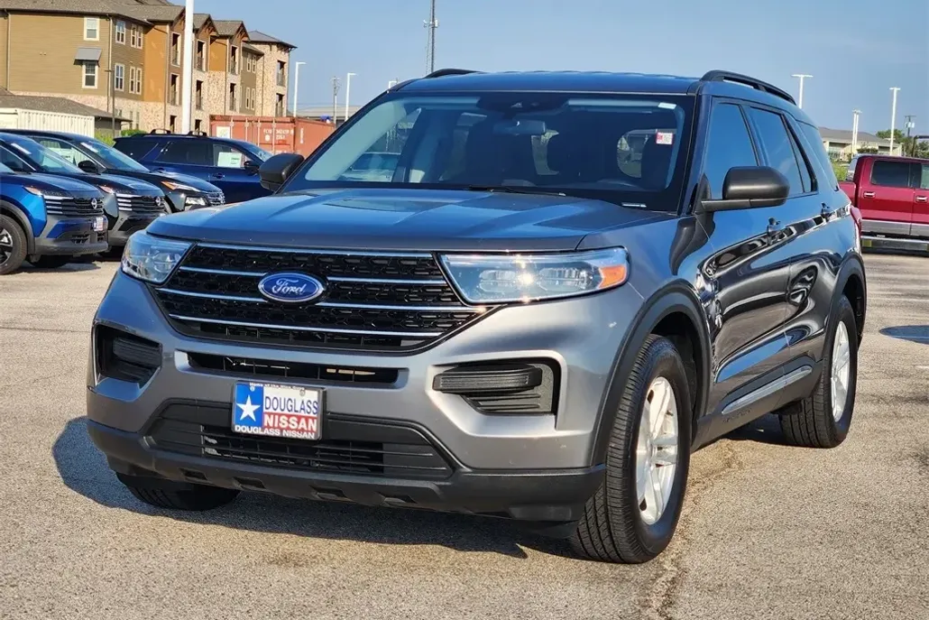 2021 Ford Explorer XLT photo 1