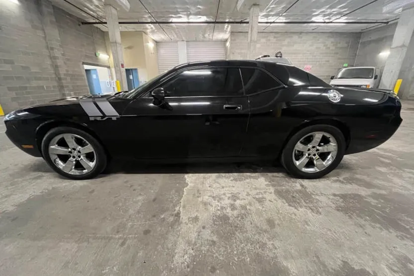 2010 Dodge Challenger R/T photo 1
