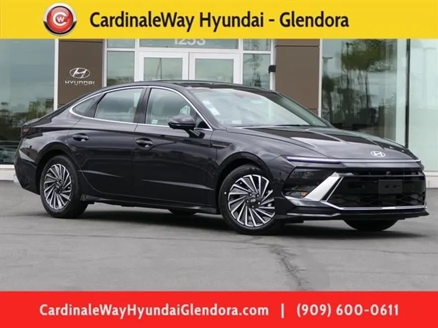 2025 Hyundai Sonata Hybrid Limited photo 1