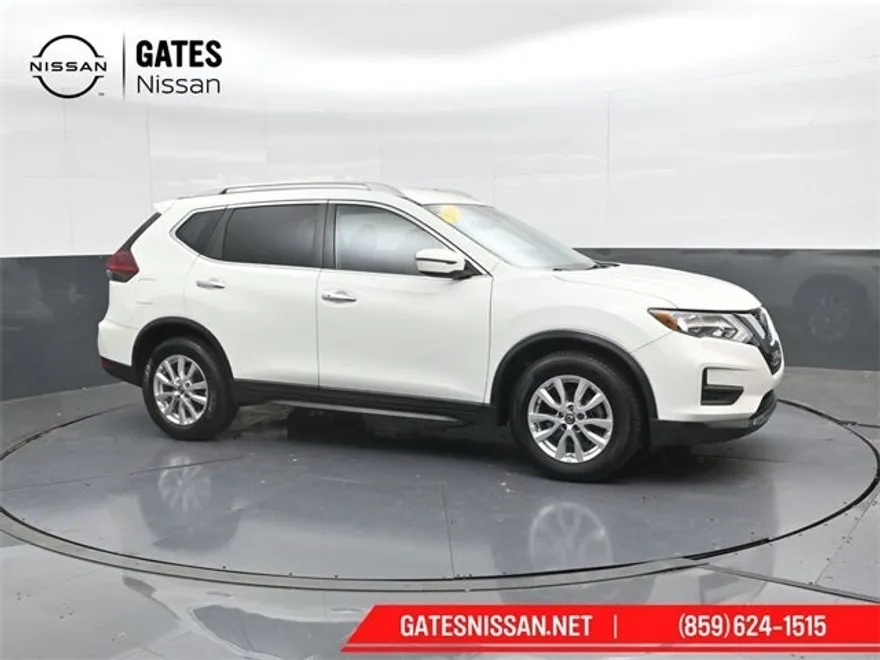 2019 Nissan Rogue SV photo 1
