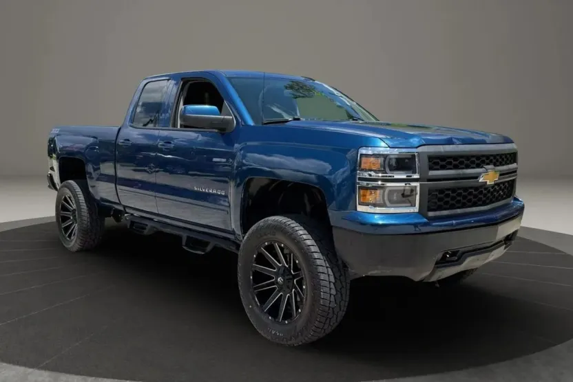 2015 Chevrolet Silverado 1500 LT photo 1