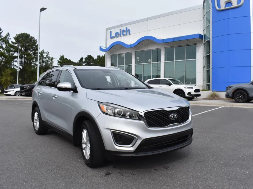 2016 Kia Sorento LX photo 1