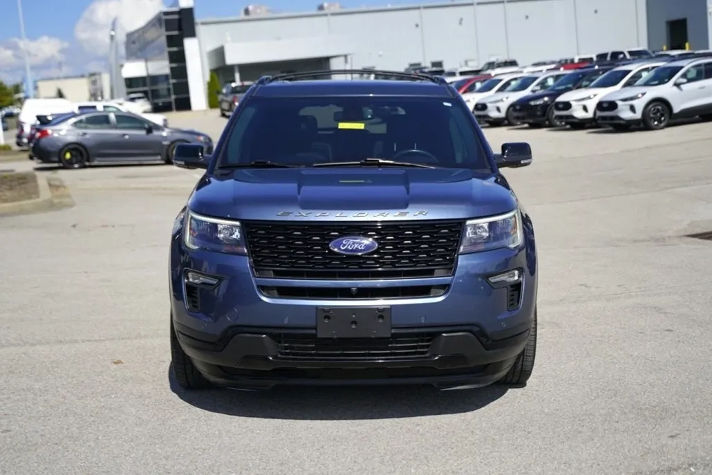 2019 Ford Explorer Sport photo 1