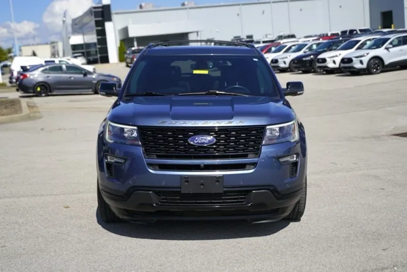 2019 Ford Explorer Sport photo 1