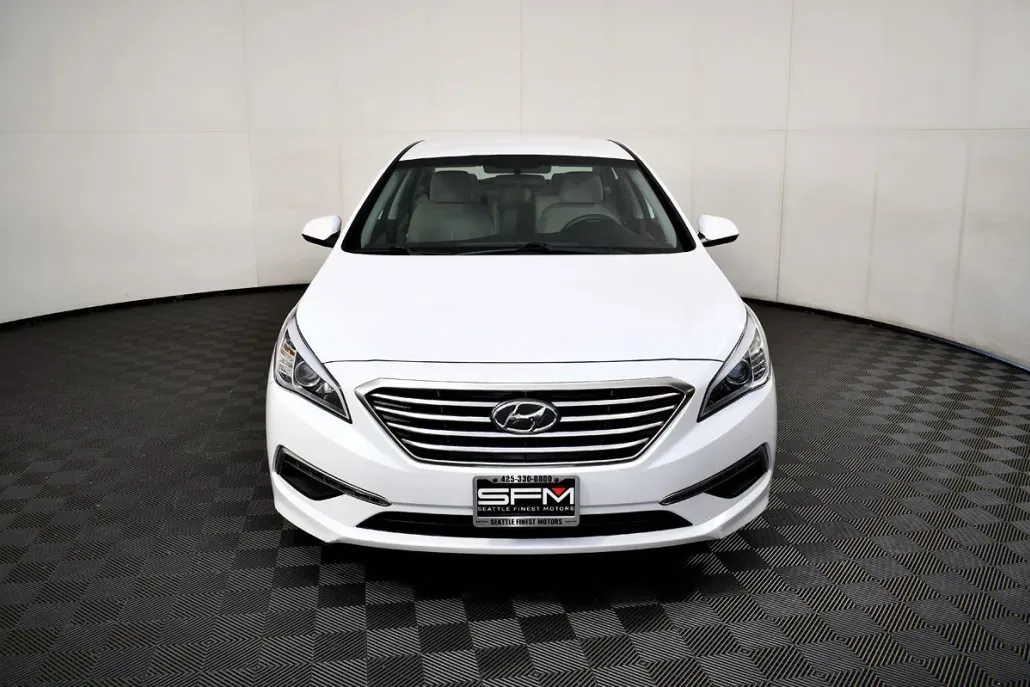 2015 Hyundai Sonata SE photo 1