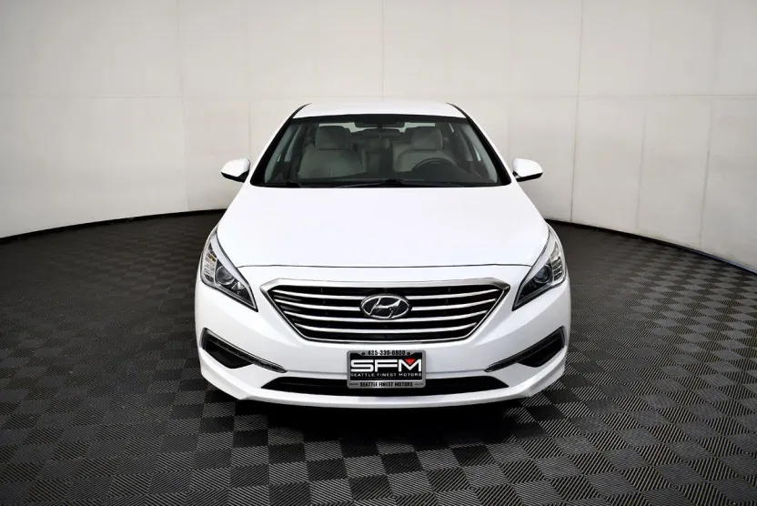 2015 Hyundai Sonata SE photo 1