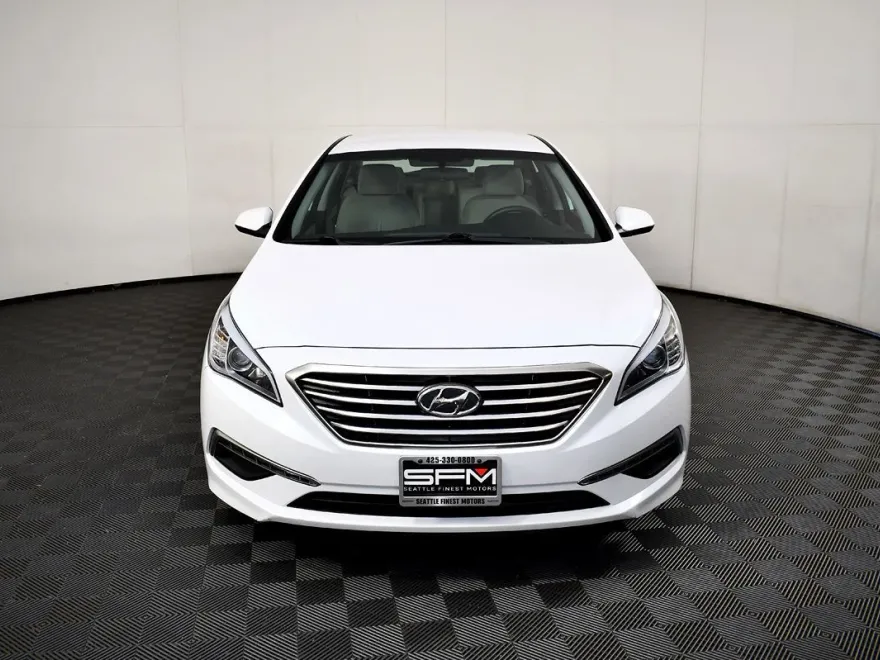 2015 Hyundai Sonata SE photo 1