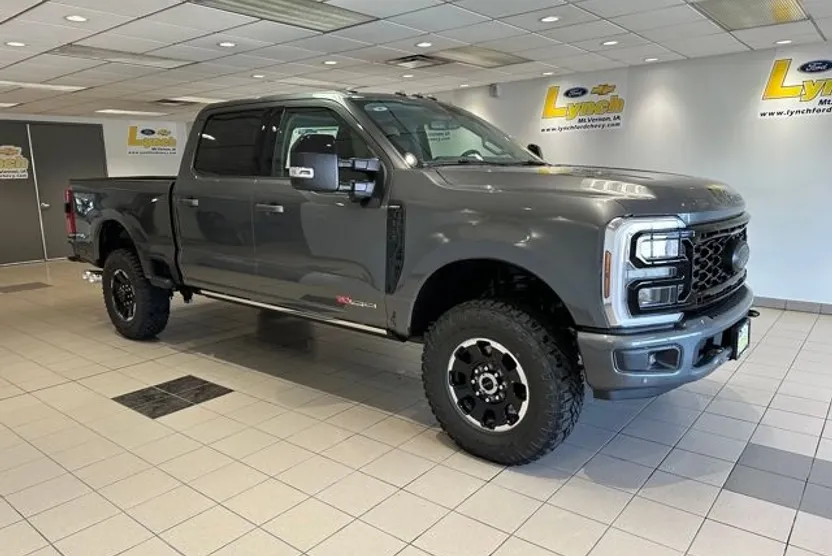 2026 Ford F-350 Lariat photo 1