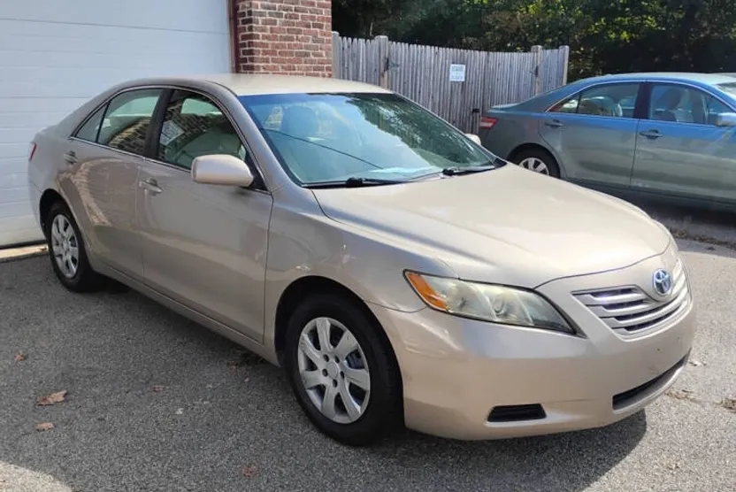 2008 Toyota Camry LE photo 1