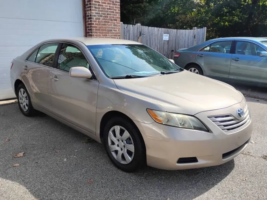 2008 Toyota Camry LE photo 1