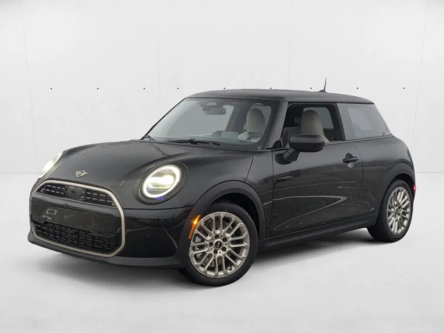 2025 Mini Cooper 2 Door Hardtop Iconic photo 1