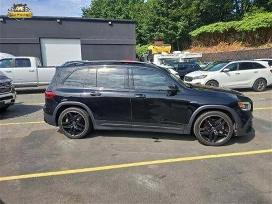 2023 Mercedes Benz GLB 35 AMG 4MATIC photo 1