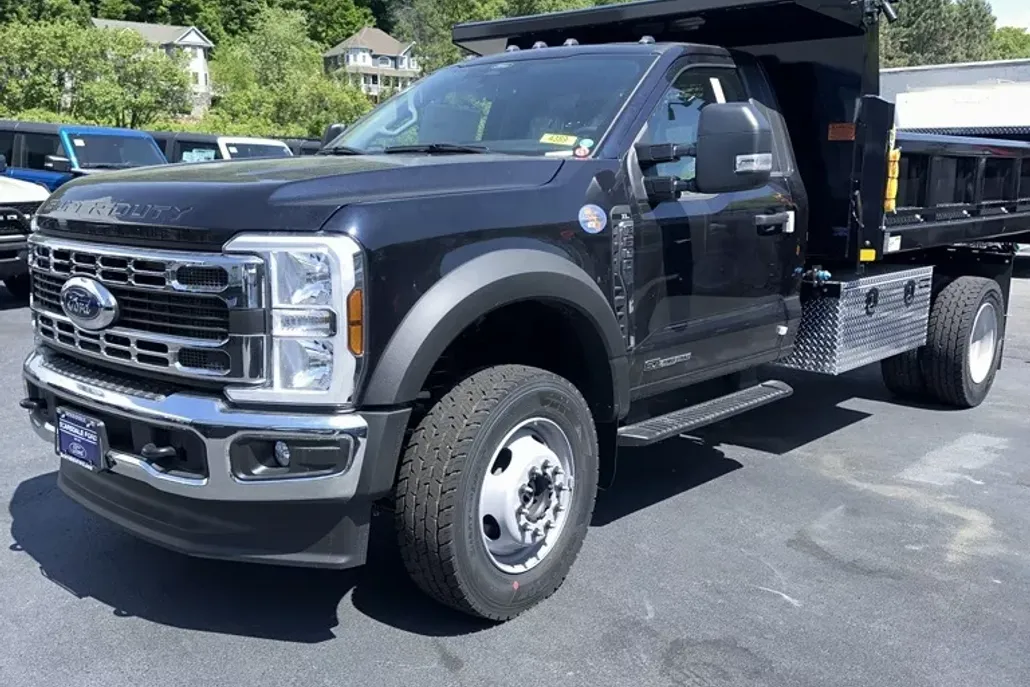 2024 Ford F-600 photo 1