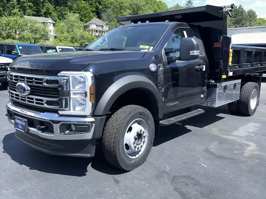 2024 Ford F-600 photo 1
