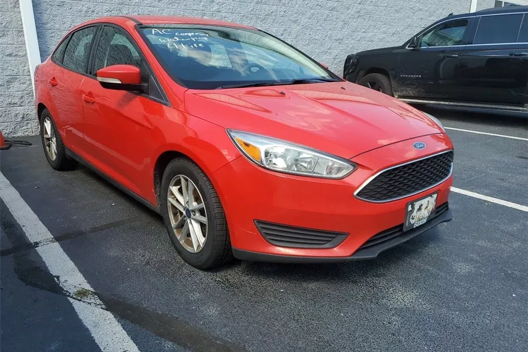 2017 Ford Focus SE photo 1
