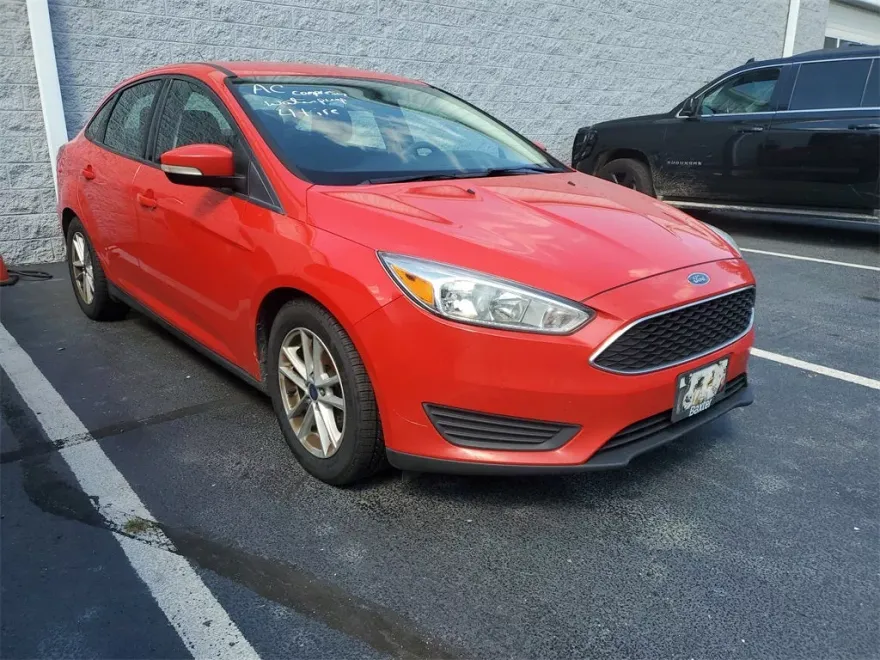 2017 Ford Focus SE photo 1