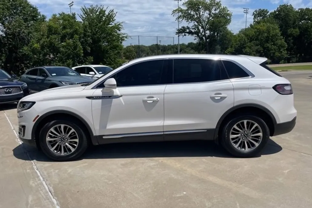 2019 Lincoln Nautilus Select photo 1