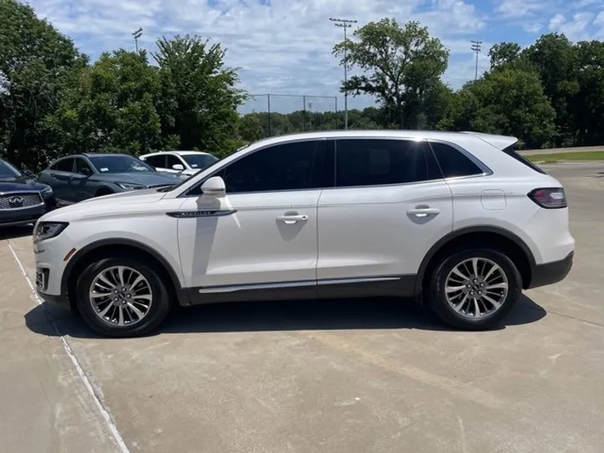 2019 Lincoln Nautilus Select photo 1