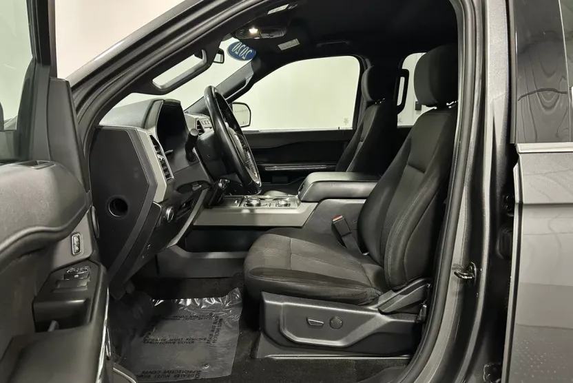 2020 Ford Expedition MAX XLT photo 1