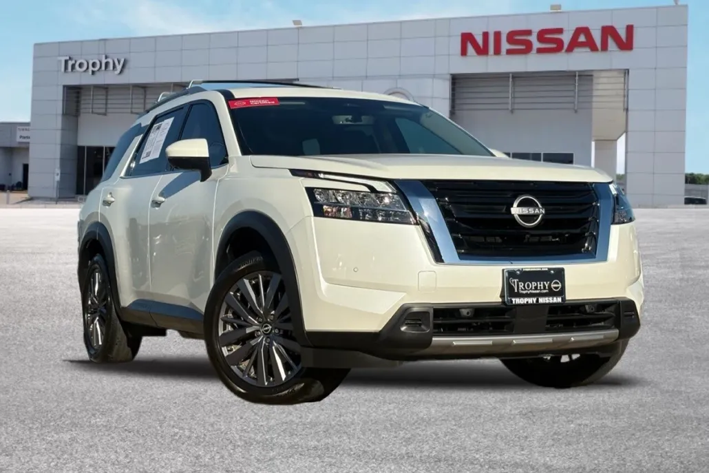 2023 Nissan Pathfinder SL photo 1