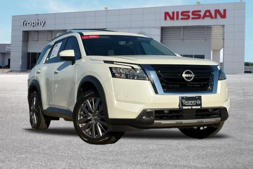 2023 Nissan Pathfinder SL photo 1