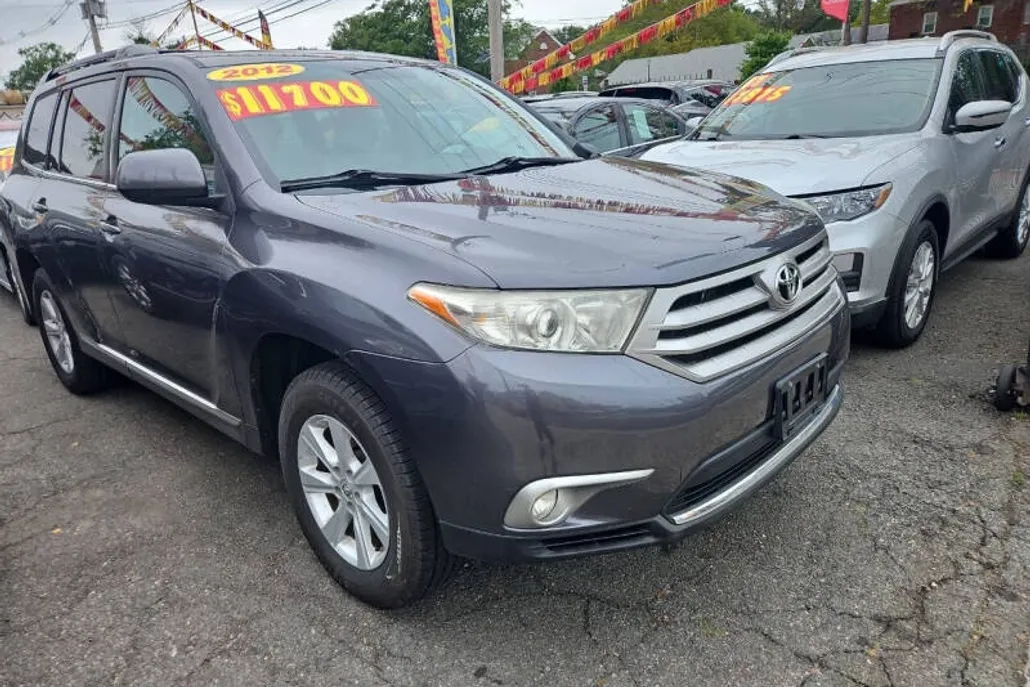 2012 Toyota Highlander Base photo 1