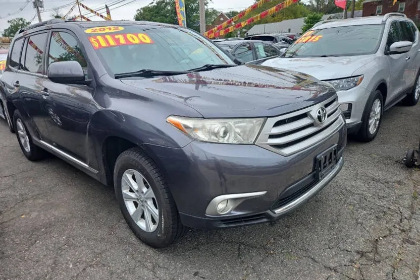 2012 Toyota Highlander Base photo 1