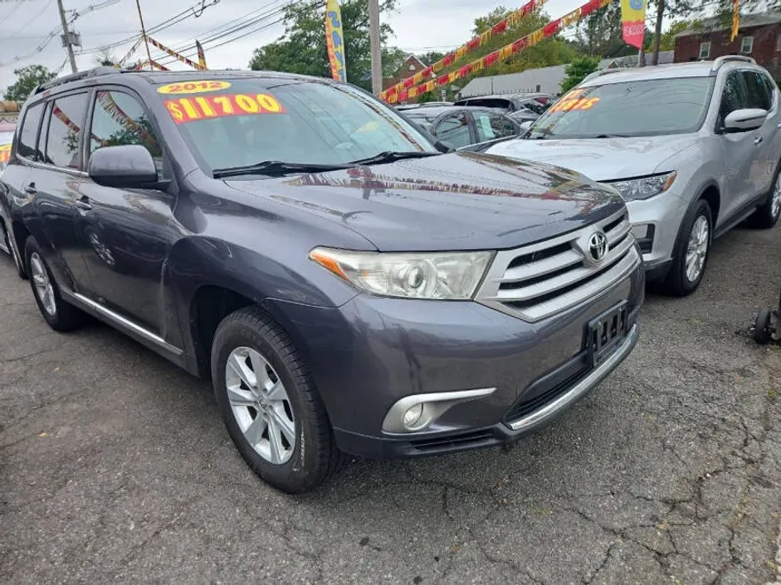 2012 Toyota Highlander Base photo 1