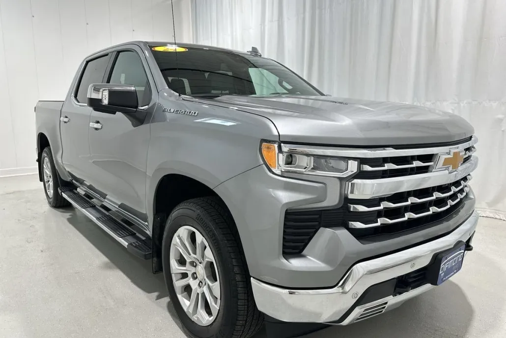 2024 Chevrolet Silverado 1500 LTZ photo 1
