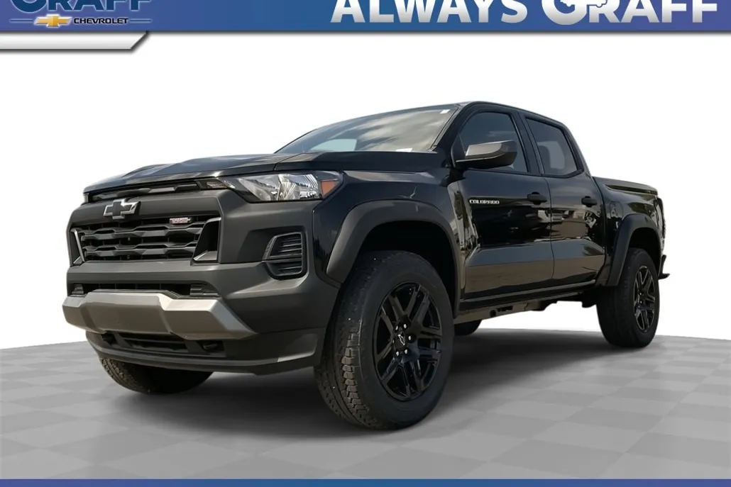 2025 Chevrolet Colorado Trail Boss photo 1